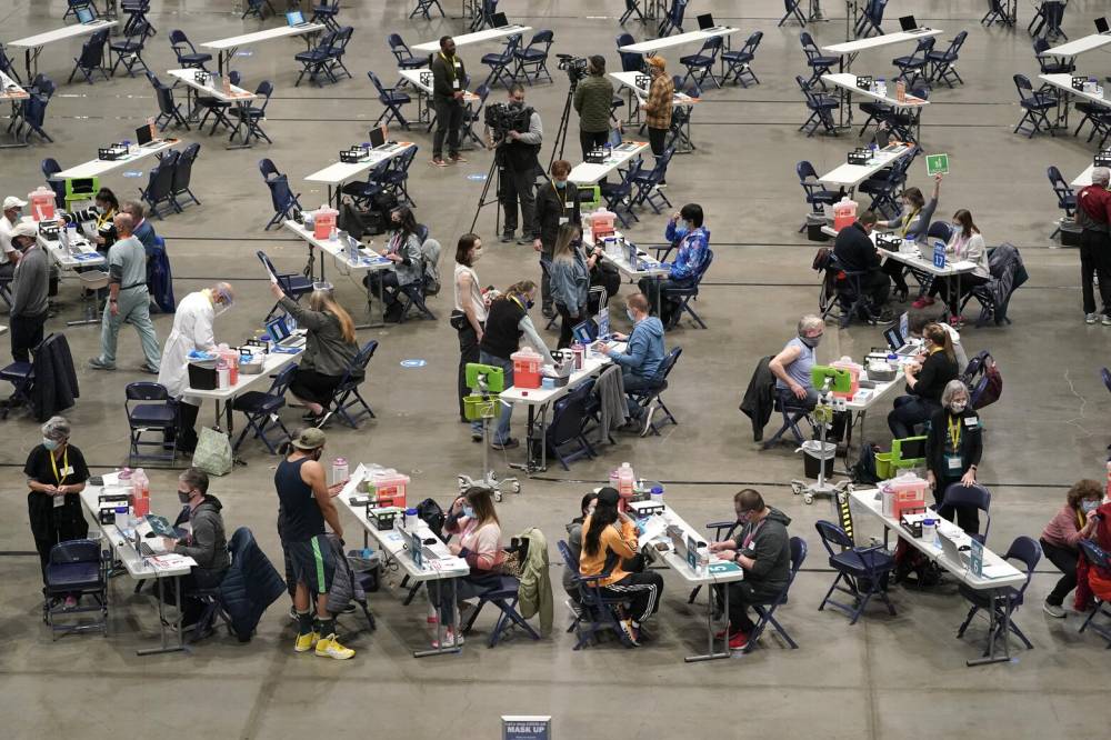 يدعي أنصار الرنا المرسال أن لقاحات كوفيد - 19 مجرد البداية.