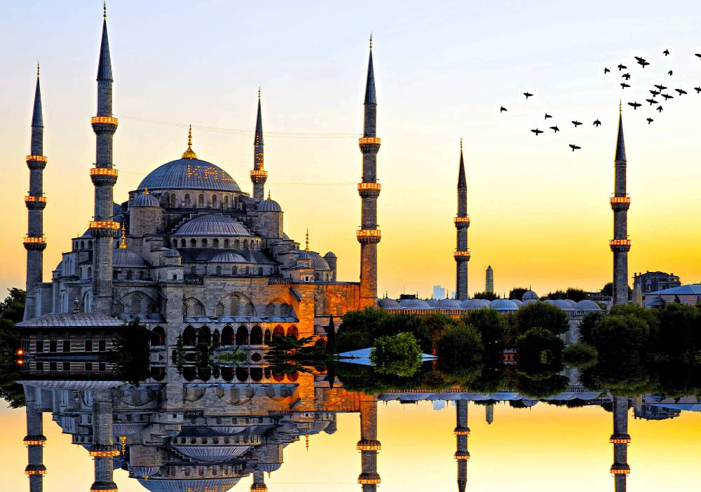 تعتمد تركيا على تدفقات العملات الأجنبية من الزائرين لتمويل ديونها الخارجية.