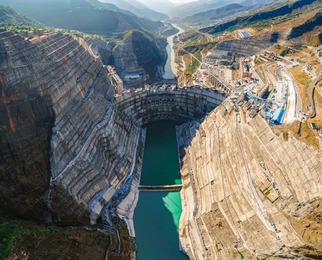 В каком районе самая крупная гэс. ГЭС Байхэтань. ГЭС Байхэтань в Китае. ГЭС Силоду. Силоду, Китай.