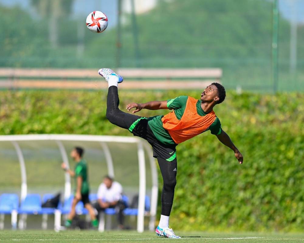 الأسهم السعودية تفتتح تداولاتها على ارتفاع بـ 25 نقطة