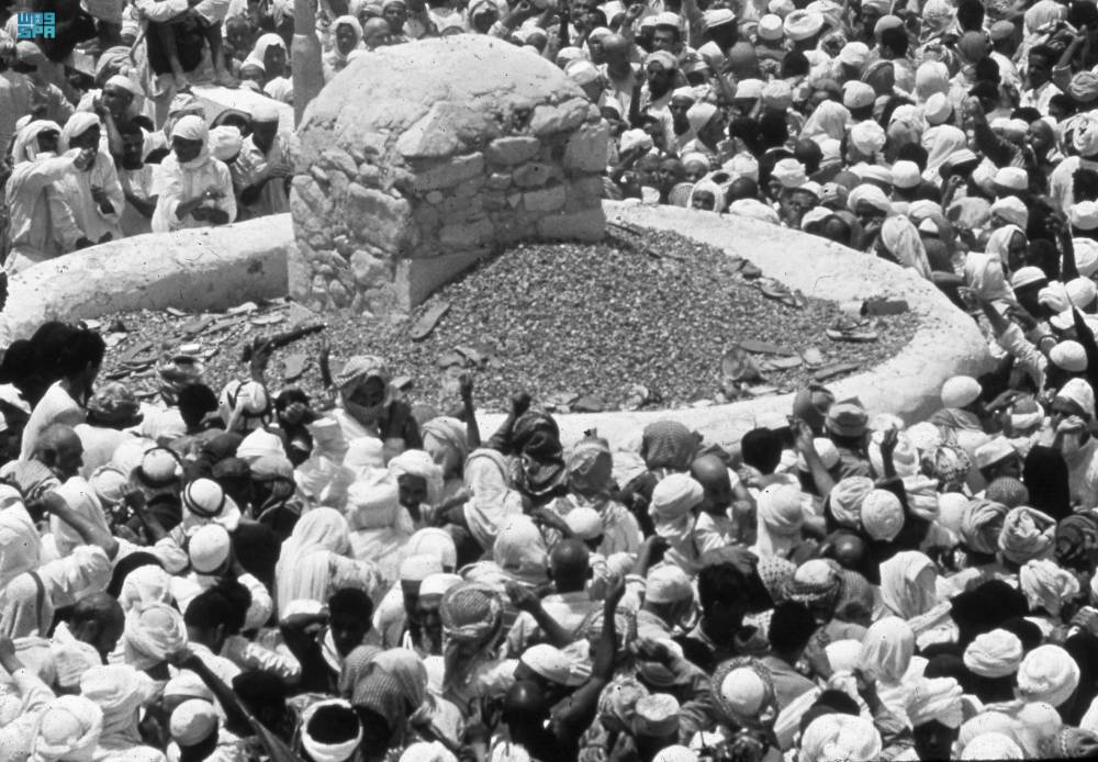 قطع الحاج يوسف 6000 كيلو متر في طريقة إلى مكة."واس"