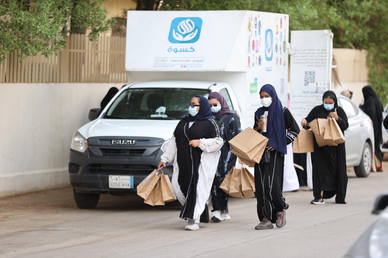 "أحياها" و"كسوة" يتحالفان لإسعاد 500 أسرة متعففة في العيد