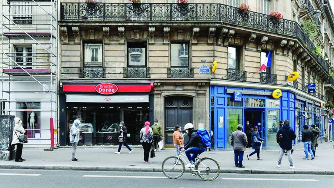 تراجع أعداد الإصابات الجديدة سمح لدول أعضاء في الاتحاد الأوروبي بإعادة فتح اقتصاداتها.