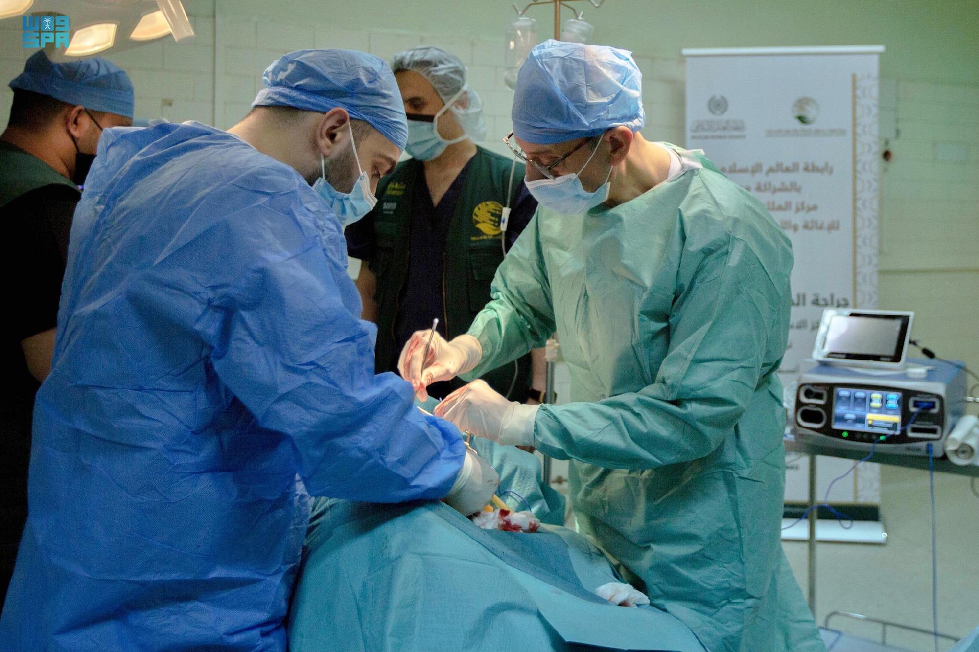 مركز الملك سلمان للإغاثة يختتم حملته الطبية التطوعية لجراحة المسالك البولية في موريتانيا بإجراء 83 عملية