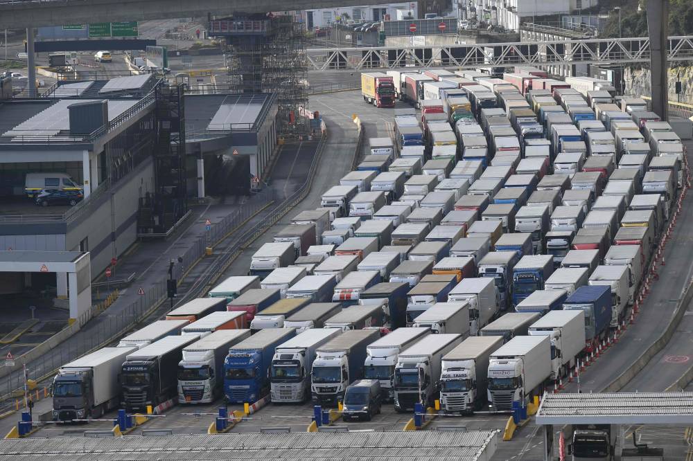 كان يتوقع أن تصل الحمولة الإجمالية للبضائع المنقولة بريا إلى 31 تريليون طن في عام 2030.