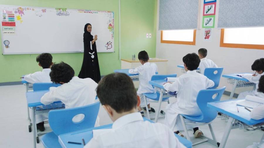 16.926 فصلا في مرحلة رياض الأطفال.