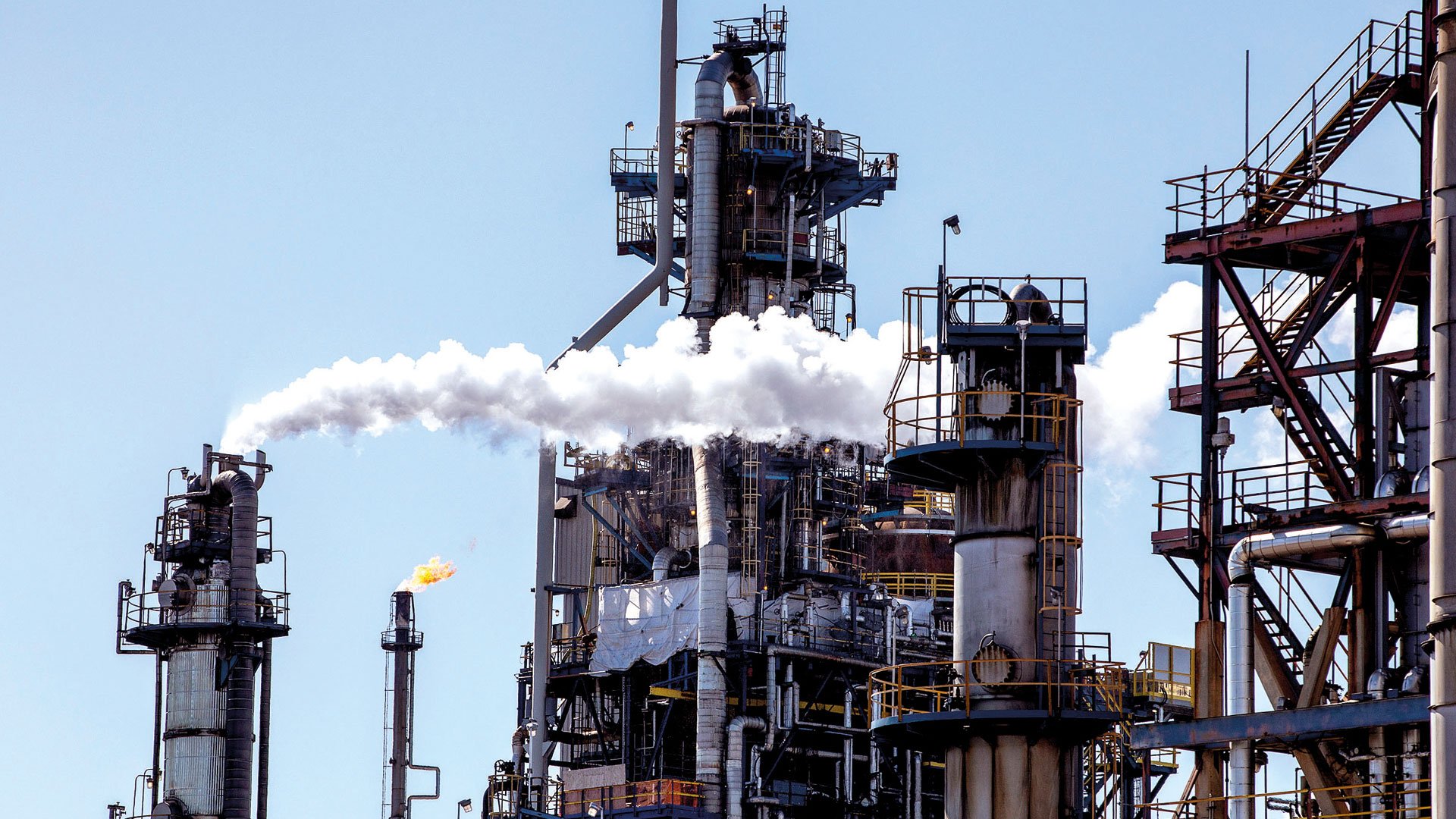 النفط يتخلى عن بعض مكاسبه ويتراجع إلى 75.34 دولارا للبرميل