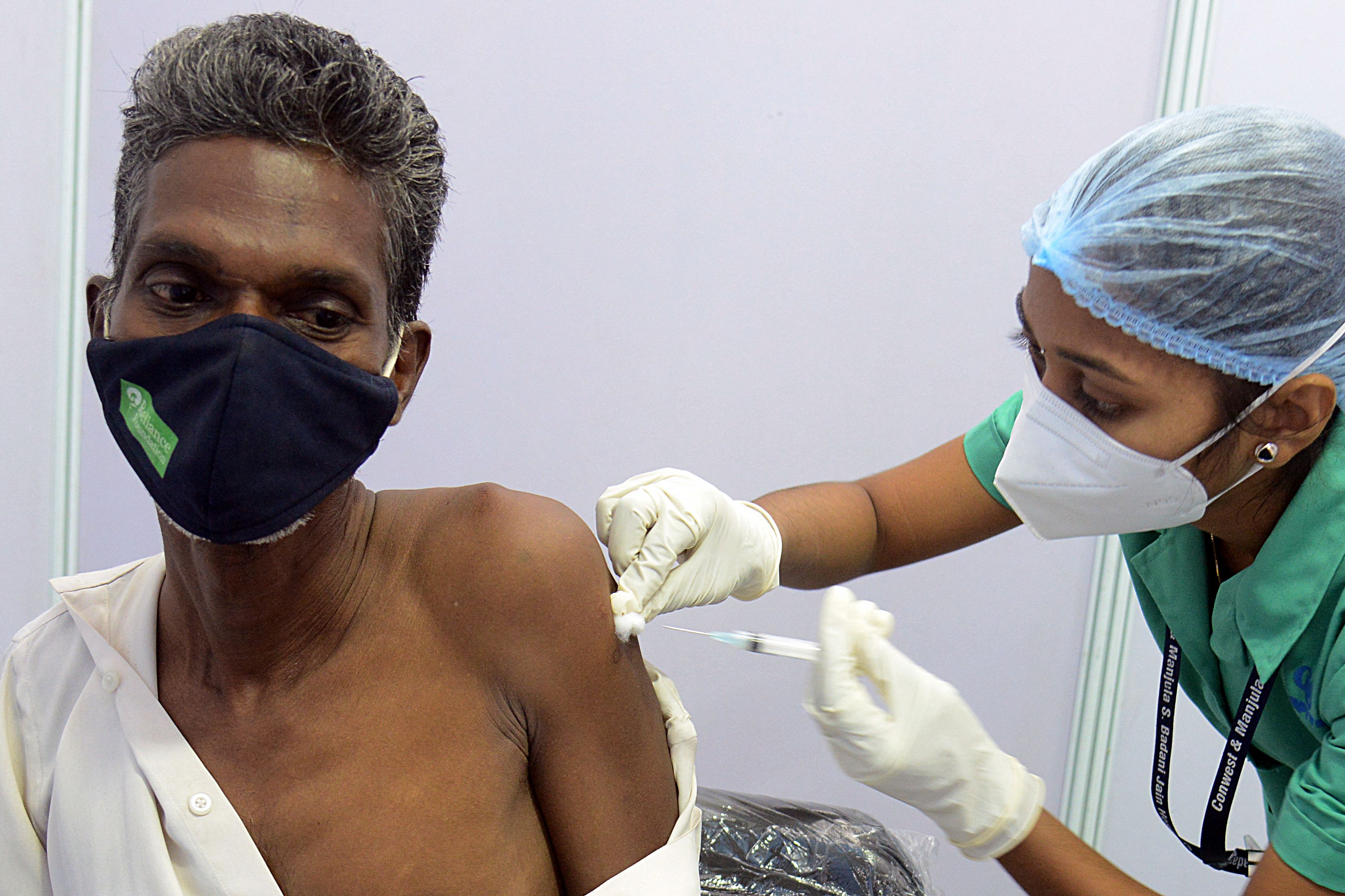 تطورات كورونا في العالم.. مظاهرات ضد الإغلاق في أستراليا ومعاناة من نقص طواقم التمريض في الفلبين