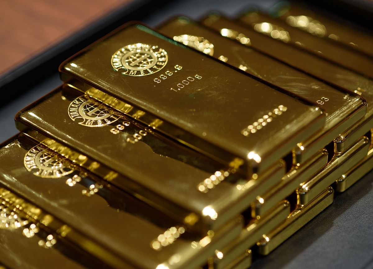 الذهب يصعد مع تراجع الدولار