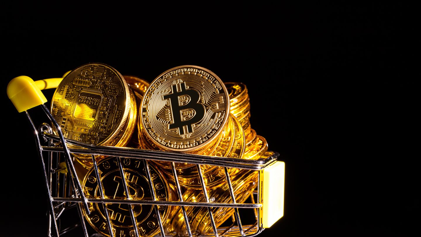 Bitcoin vai kriptovalūtu tirdzniecība beidzas katru dienu pāris