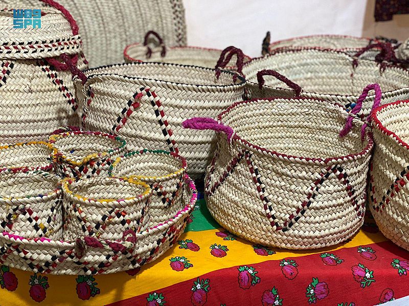 صناعة "الخوص" .. مهنة يتوارثها الأجيال في وادي الدواسر