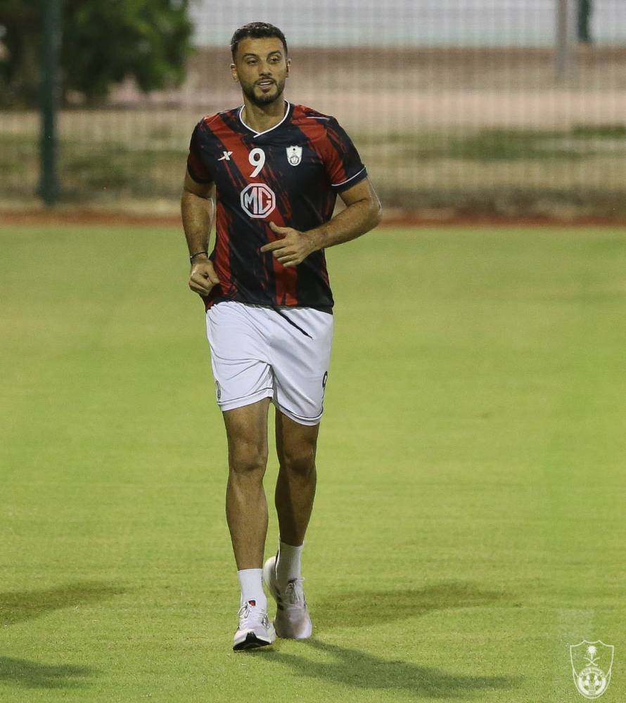 مؤشر أكبر 500 شركة مالية في الأسهم الأمريكية يتخطى 3300 نقطة لأول مرة