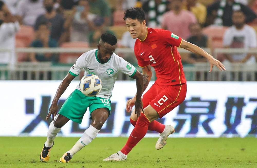 السوق السعودية تمحو غالبية مكاسبها عند الإغلاق بسيولة هي الأعلى منذ مطلع العام