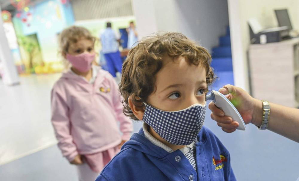 الوباء يتزايد بين من هم دون سن 17 عاما.