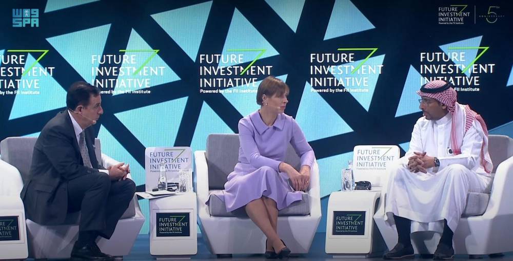 وزير الصناعة خلال جلسة الذكاء الاصطناعي والأتمتة وعالم العمل الجديد.