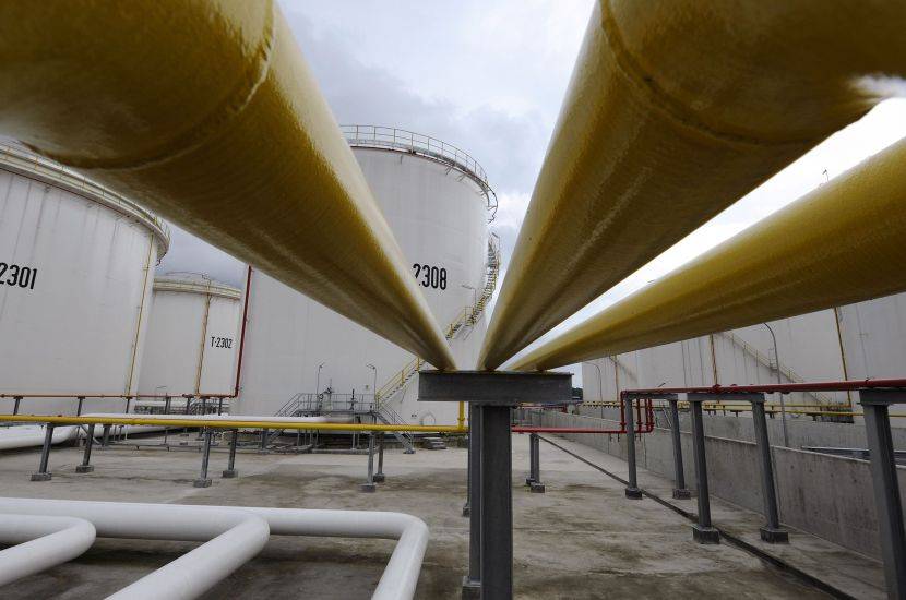 شركات التكرير في منطقة الخليج الأمريكي والمنشآت البحرية بدأت تتعافي من آثار إيدا.