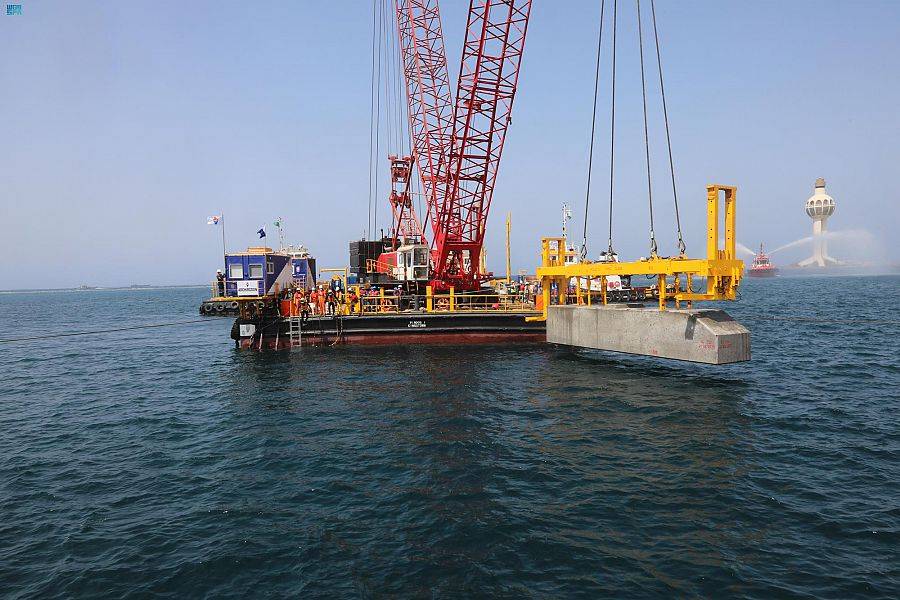 جانب من تدشين إنشاءات للمرحلة الأولى من مشروع تطوير محطة الحاويات الجنوبية في ميناء جدة الإسلامي. "واس"