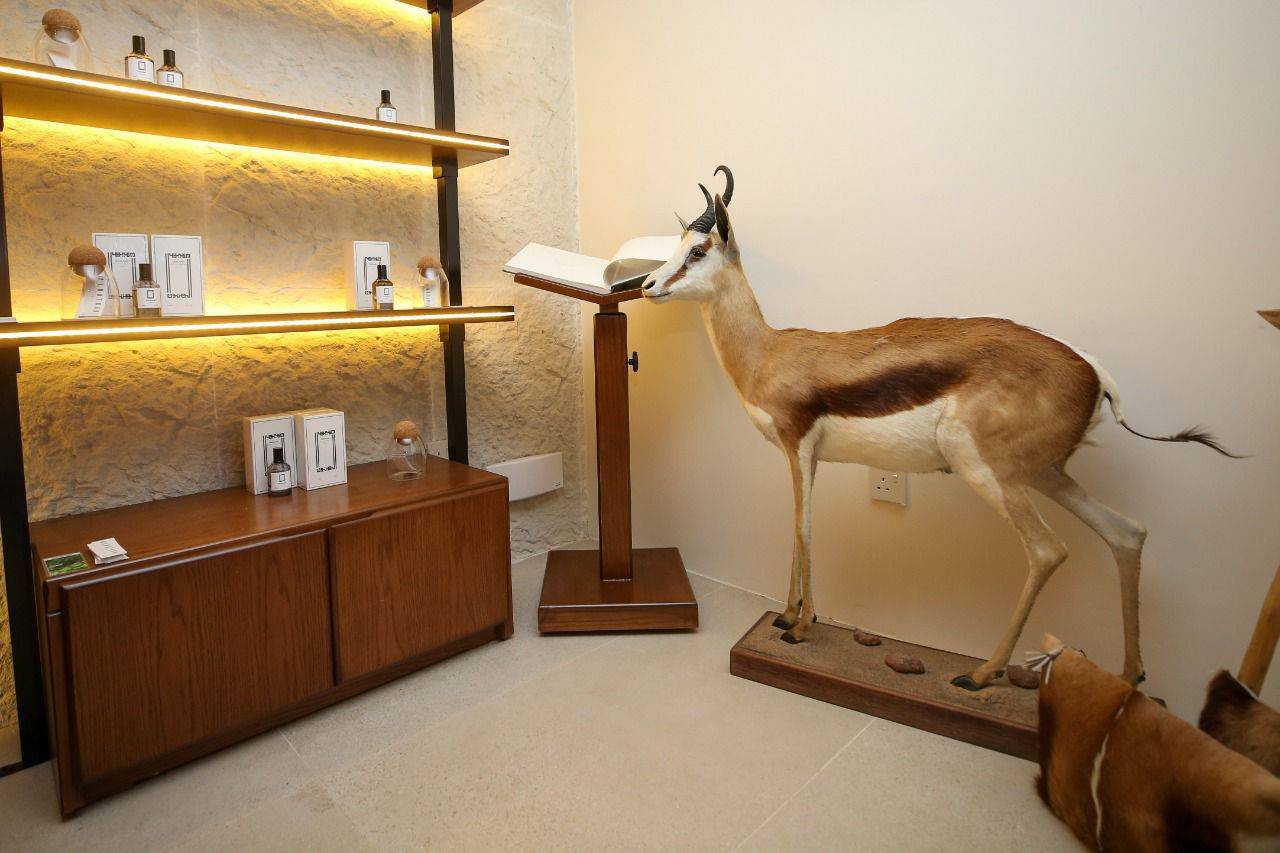 يمتاز مسك غزلان أفريقيا بقوة رائحتها وتركيزها العالي.