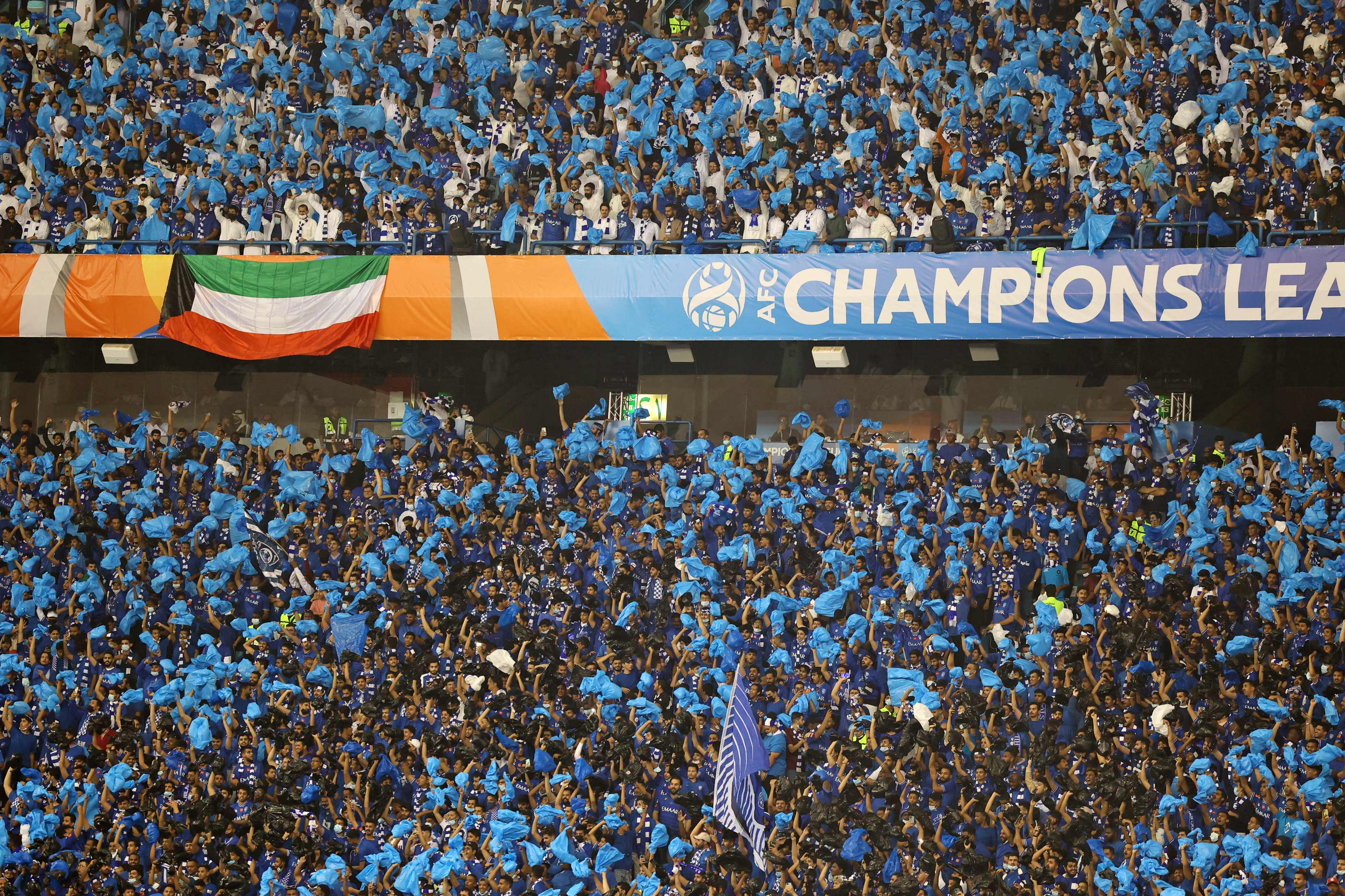 الهلال يهزم بوهانج بثنائية ويتوج بطلا لآسيا 