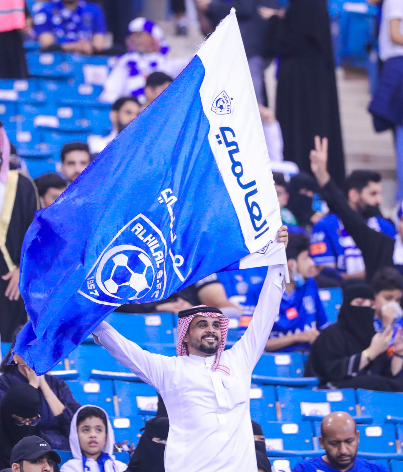 الهلال يهزم بوهانج بثنائية ويتوج بطلا لآسيا 