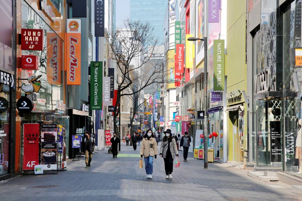 المساهمات الاجتماعية للشركات الكورية الكبرى تراجعت بنحو 37 في المائة.