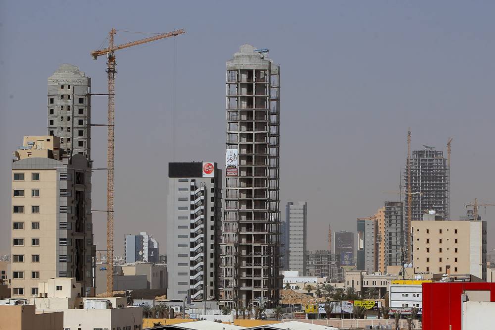 للمقاول المصنف أن يطلب تعديل شهادة تصنيفه سارية المفعول برفع الدرجة.