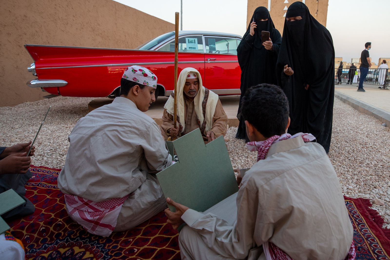 "قرية زمان" تعود بزوار موسم الرياض لأنماط العيش القديم وتجاربه التقليدية