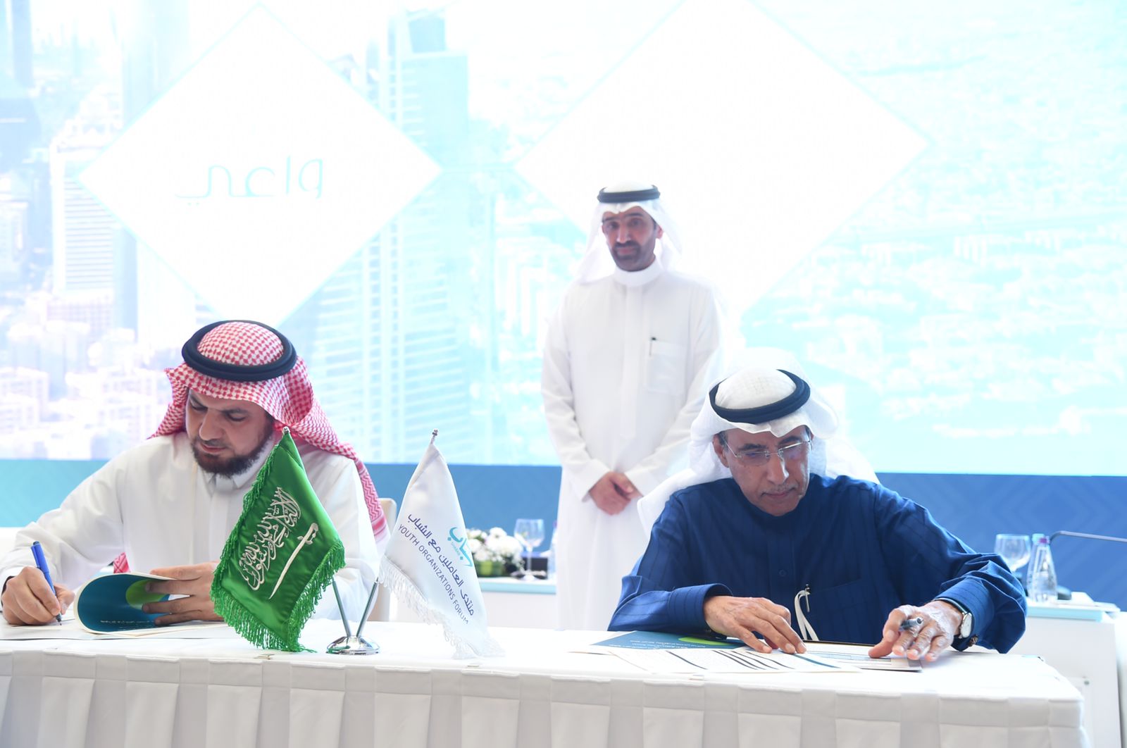 وزير الموارد البشرية يطلق جائزة العاملين مع الشباب..ويؤكد :سنتوسع في الجمعيات المتخصصة