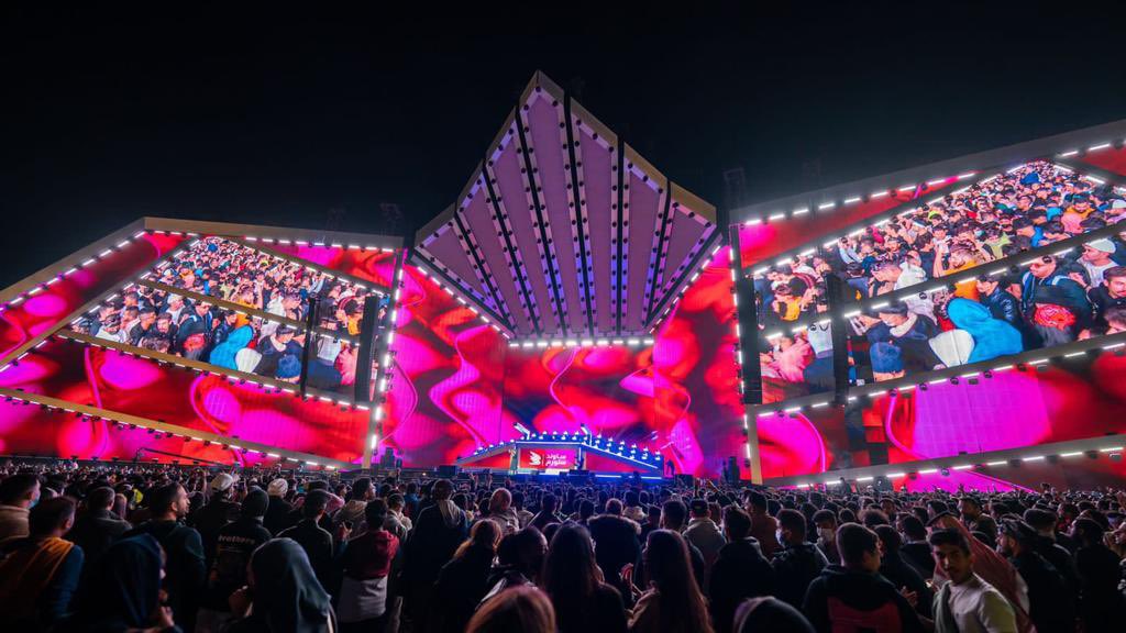 انطلاق فعاليات ميدل بيست