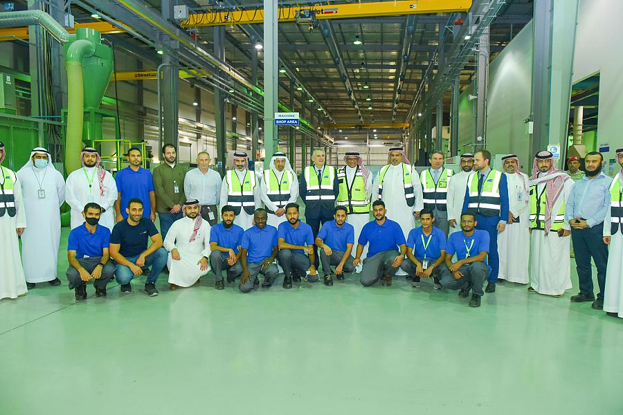 وزير الاستثمار يزور شركة "AACC" التي تملكها "SAMI" ويؤكد تعزيز استثمارات المملكة في قطاع الصناعات العسكرية