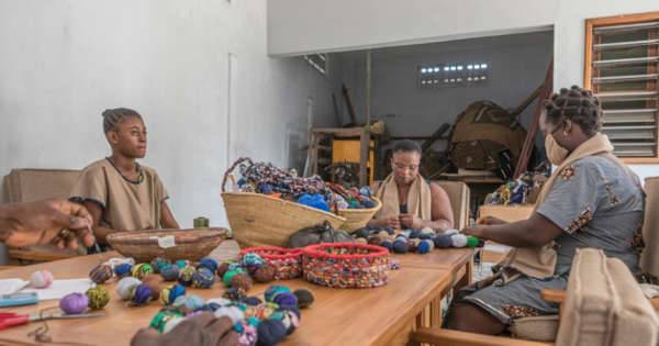 يتراوح سعر بيعها بعد تدويرها بين سبعة و40 يورو.