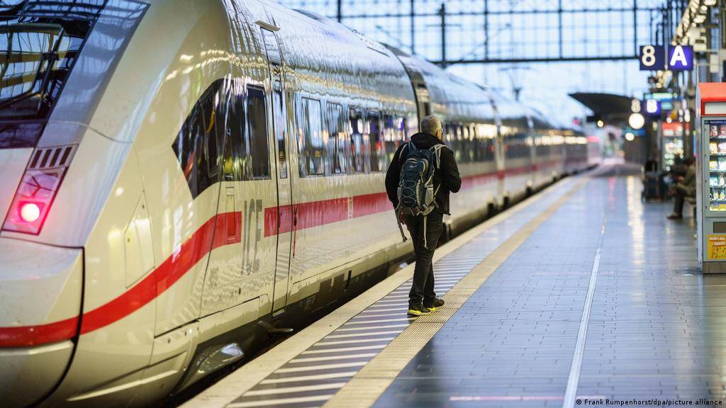 التجارة الإلكترونية تشكل 30 % من إجمالي الناتج الداخلي العالمي.. بلغت 25.6 تريليون دولار في 2018