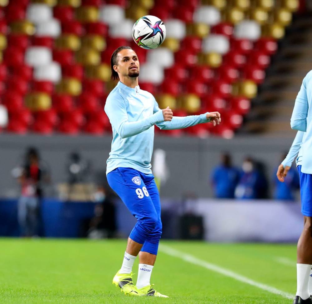 البرازيلي ميشيل ديلجادو يستعرض مهاراته. «مركز الهلال الإعلامي»
