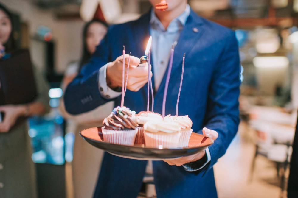 أصيب الرجل بنوبة هلع خلال الحفل.