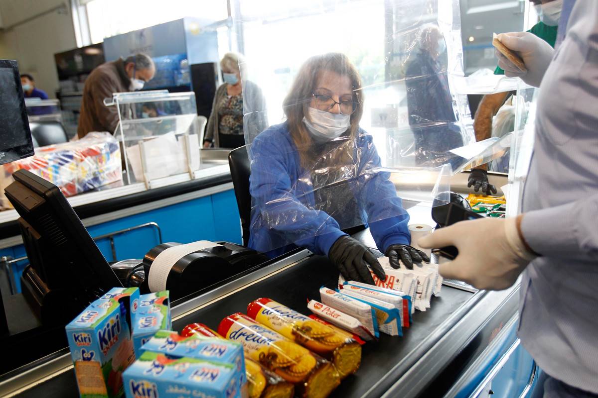 مطالب بوضع سياسات مالية هادفة لمساعدة الأسر والشركات على اجتياز الأزمة.