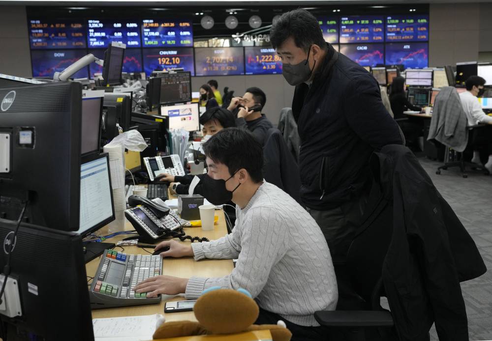 الإمارات: 254 إصابة جديدة بفيروس كورونا