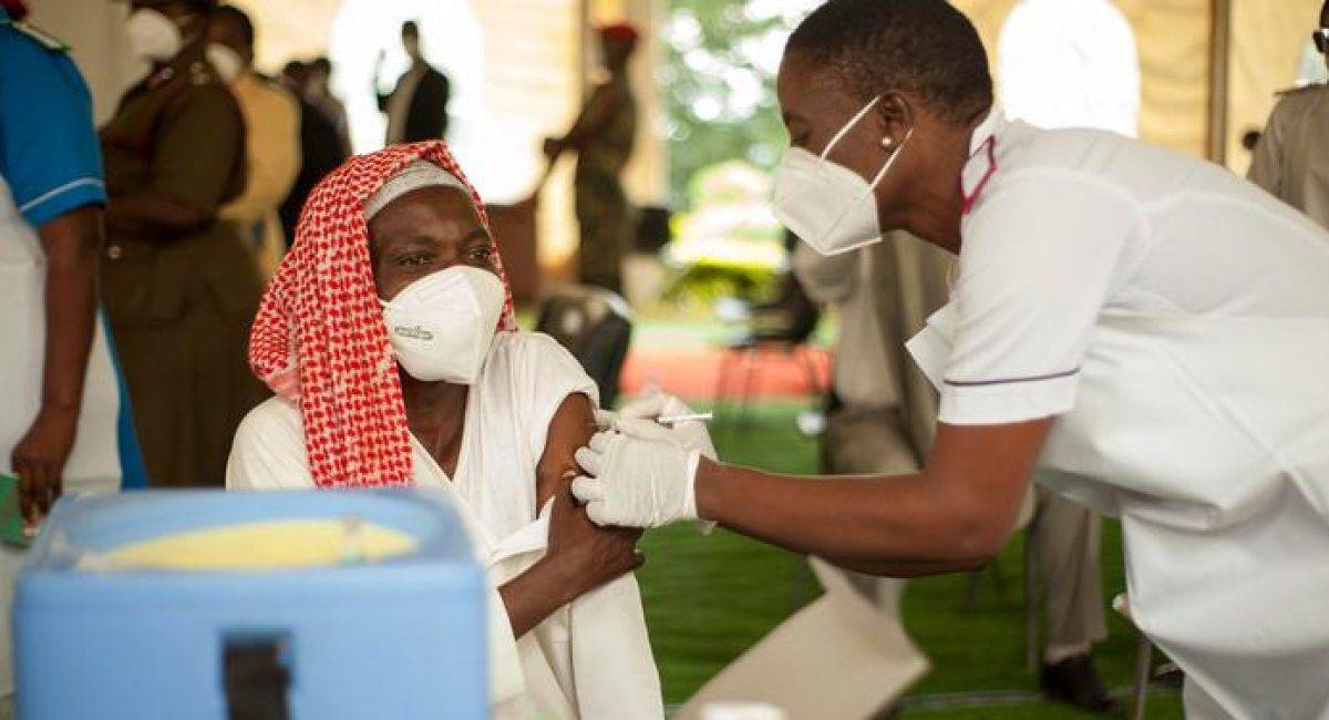 الربيعة يلتقي السفير السوداني لدى المملكة