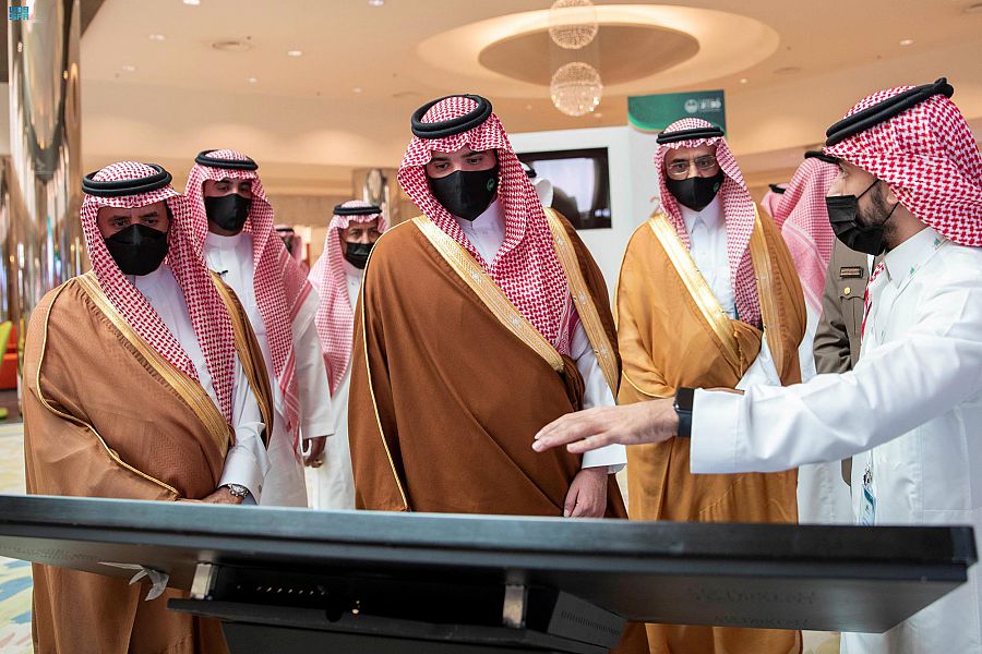 وزير الداخلية يرعى حفل اختتام تحدي أبشر الثاني