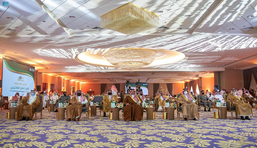 وزير الداخلية يرعى حفل اختتام تحدي أبشر الثاني