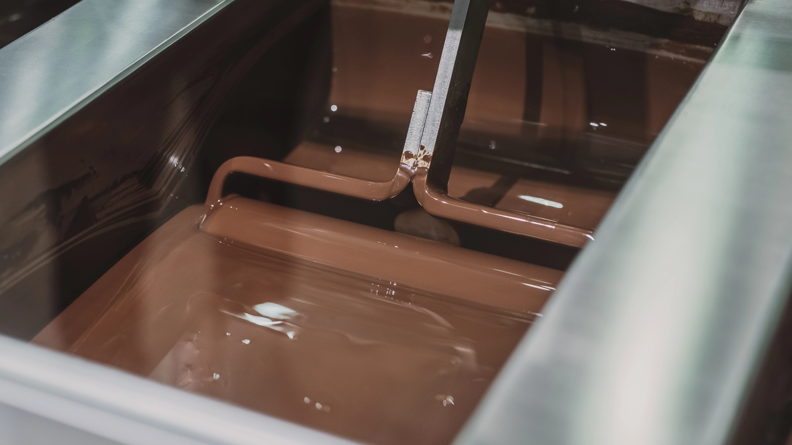 Deux ouvriers de l’usine de Mars secourus après être tombés dans un bol de chocolat géant