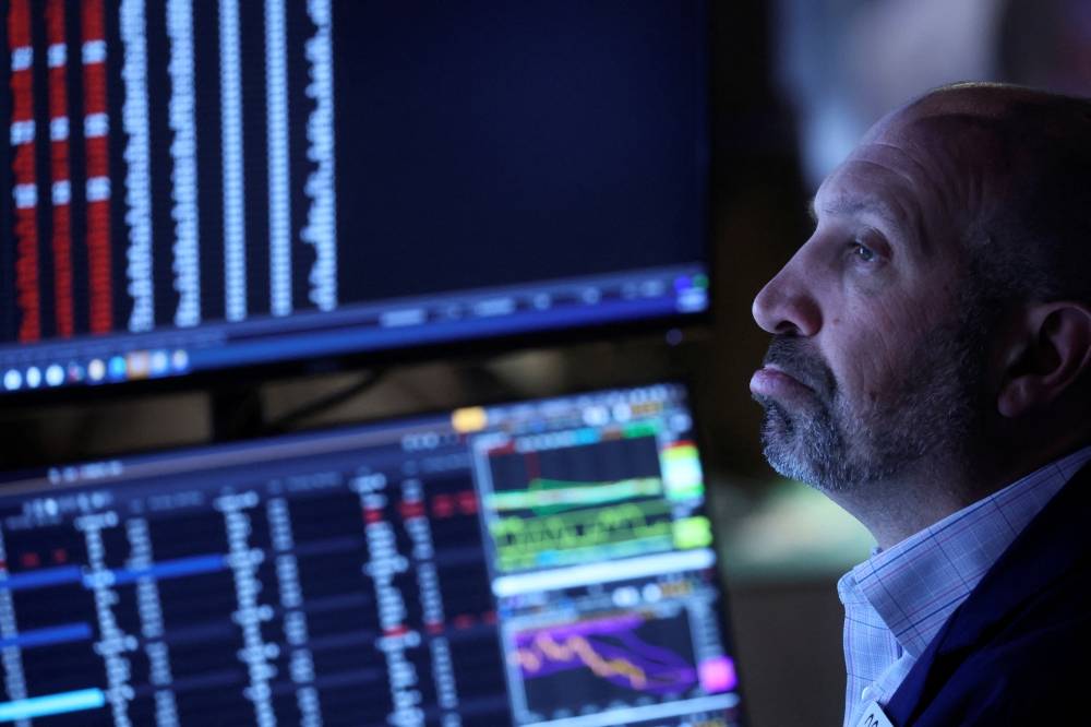 البريد المصري يحظر تدوال الأموال والشيكات داخل طرود 