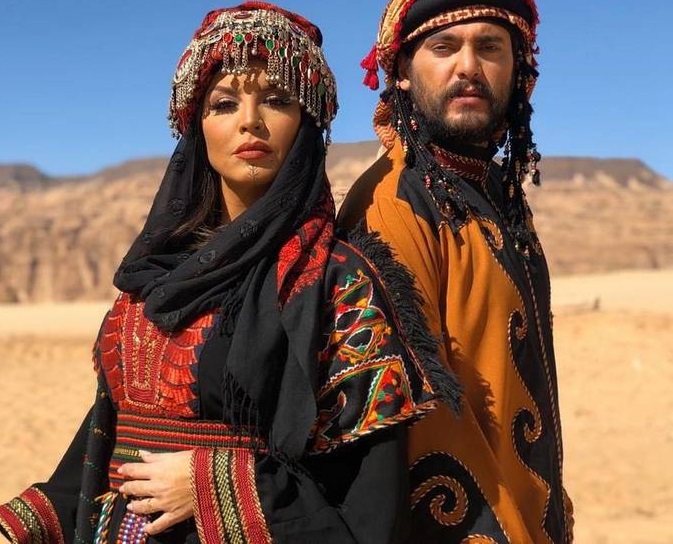 نجما مسرحية جميل بثينة.