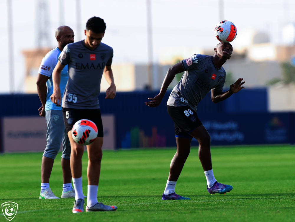 سعود عبد الحميد خلال تدريبات الهلال أمس. مركز الهلال الإعلامي