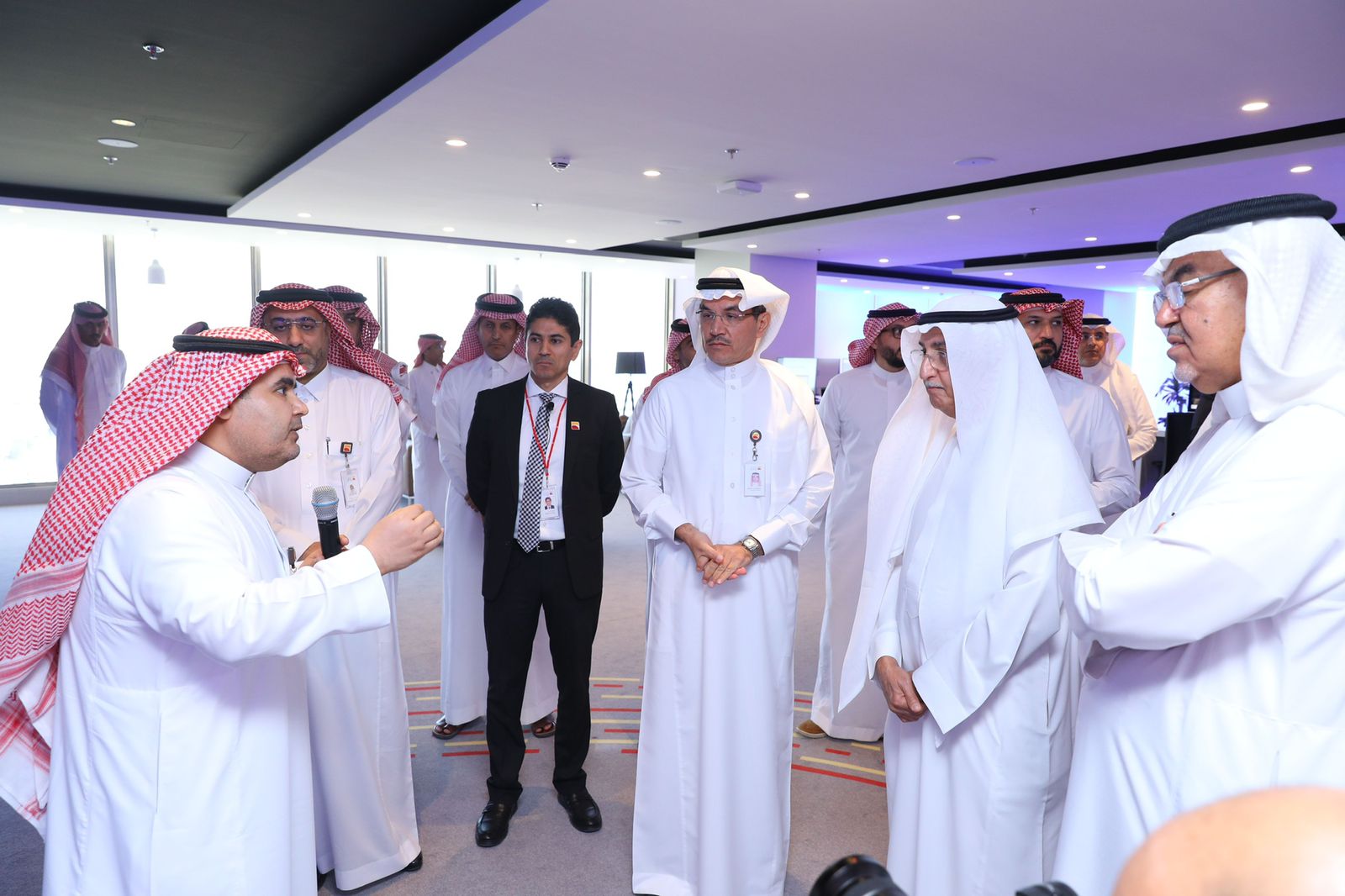 محافظ البنك المركزي السعودي يدشن "مركز الابتكار في بنك البلاد"