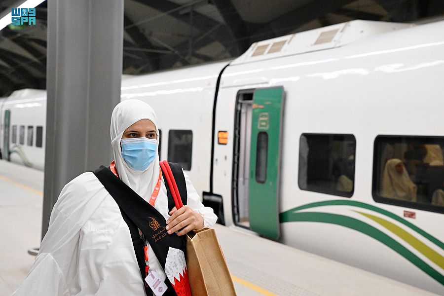 قطار الحرمين يسهل انتقال الحجاج بين المدينة ومكة