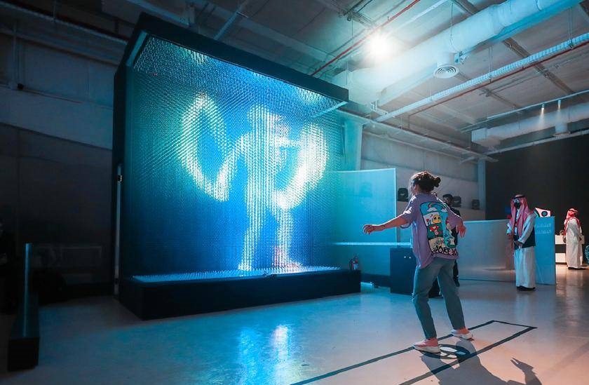 «جاكس للفنون» .. نوافذ إبداعية تفاعلية تلهم زوار المهرجان