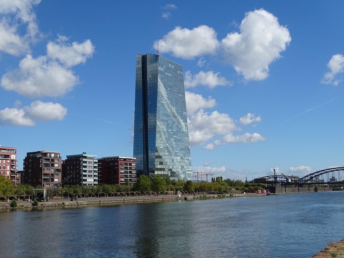 المركزي الأوروبي: ما نراه في الاقتصاد الحقيقي ليس مشجعا