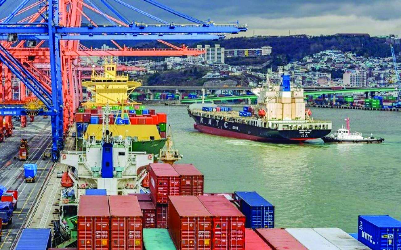 سجل ميزان سلع الواردات والصادرات فائضا قدره 3.59 مليار دولار في يونيو.