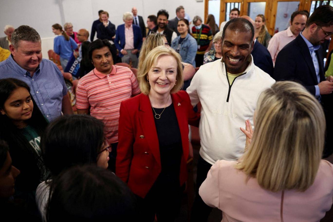 ليز تراس لديها فرص أكبر لخلافة رئيس الوزراء السابق جونسون.