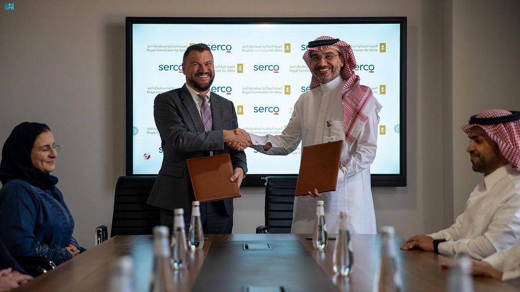 جانب من توقيع الاتفاقية.